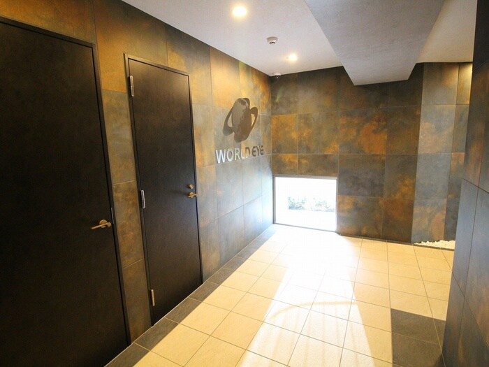 物件外観写真6　(エントランス部分)