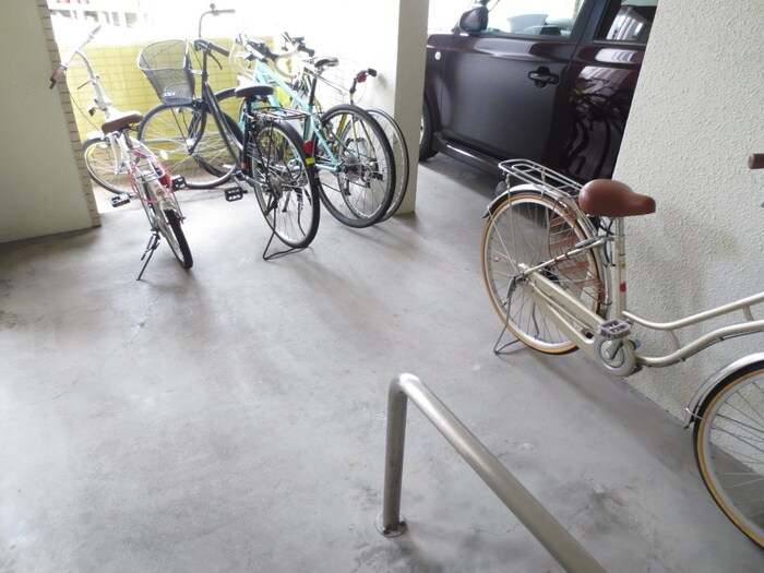 物件外観写真6　(駐輪場)