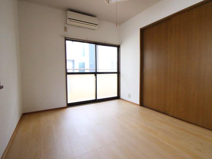 物件内観写真9　(居室)