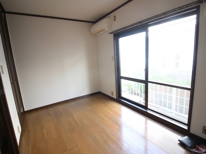 物件内観写真8　(居室)