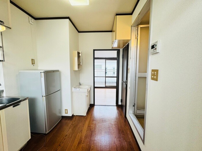 物件内観写真17　(廊下)