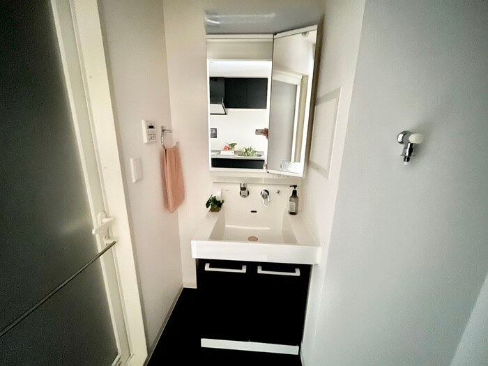 物件内観写真9　(洗面)