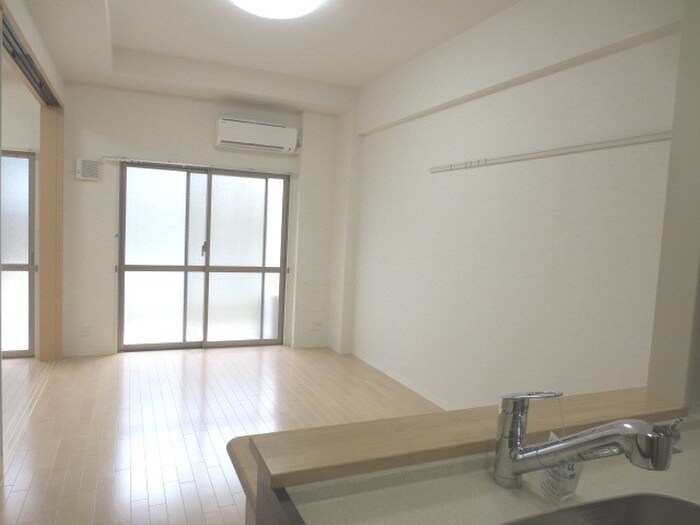 物件内観写真4　(居室)