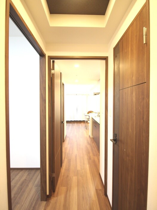 物件内観写真7　(玄関)