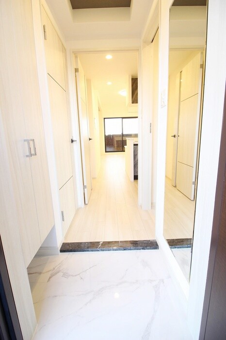 物件内観写真14　(廊下)