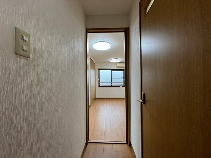 物件内観写真15　(廊下)