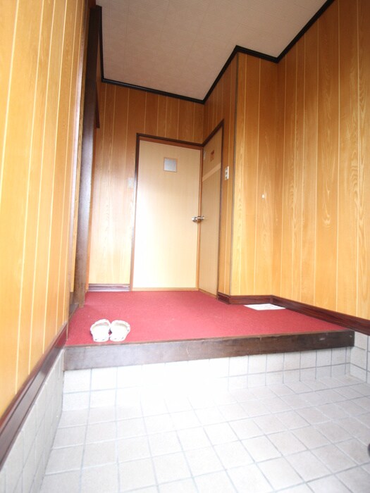 物件内観写真7　(玄関)