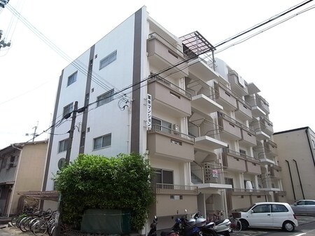 篤栄マンション外観写真