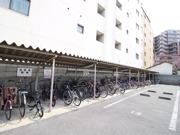 物件外観写真6　(駐輪場)