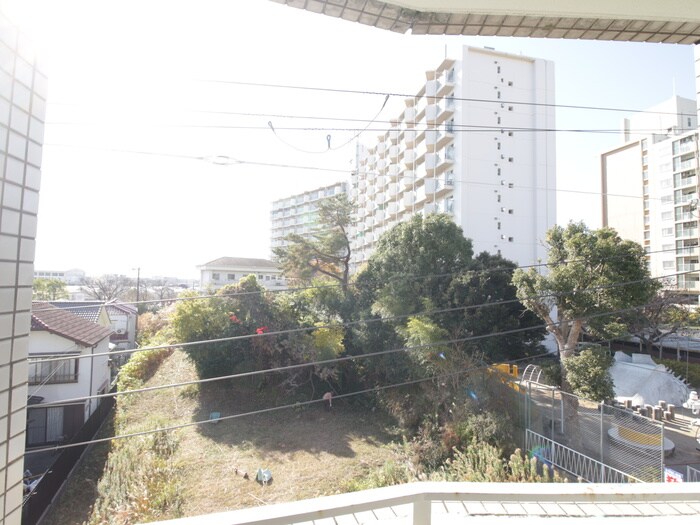 物件内観写真17　(室内からの展望)