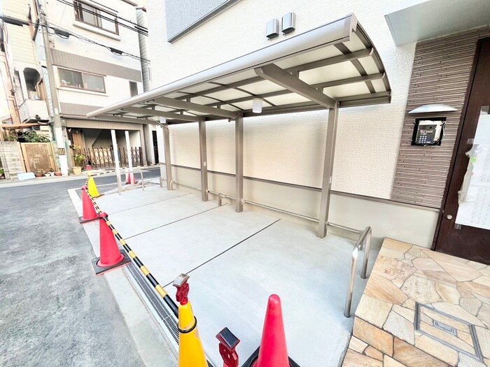 物件外観写真5　(駐輪場)