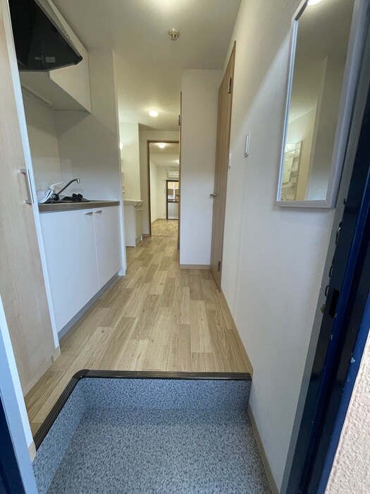 物件内観写真16　(玄関)