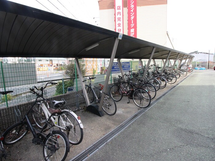 物件外観写真4　(駐車場)