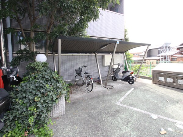バイク置き場