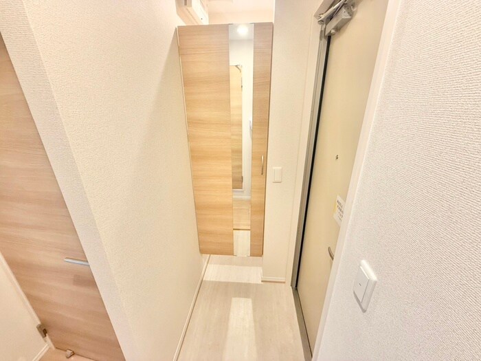 物件内観写真16　(玄関)