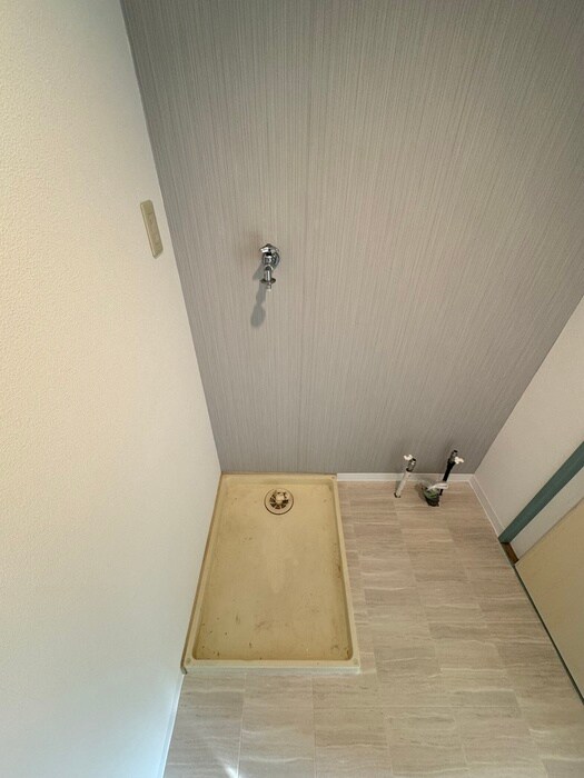 物件内観写真16　(洗濯機置場)