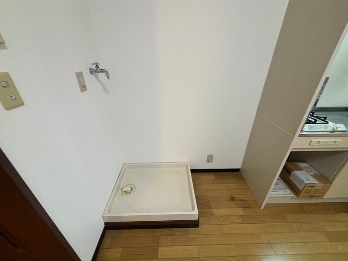 物件内観写真11　(洗濯機置場)