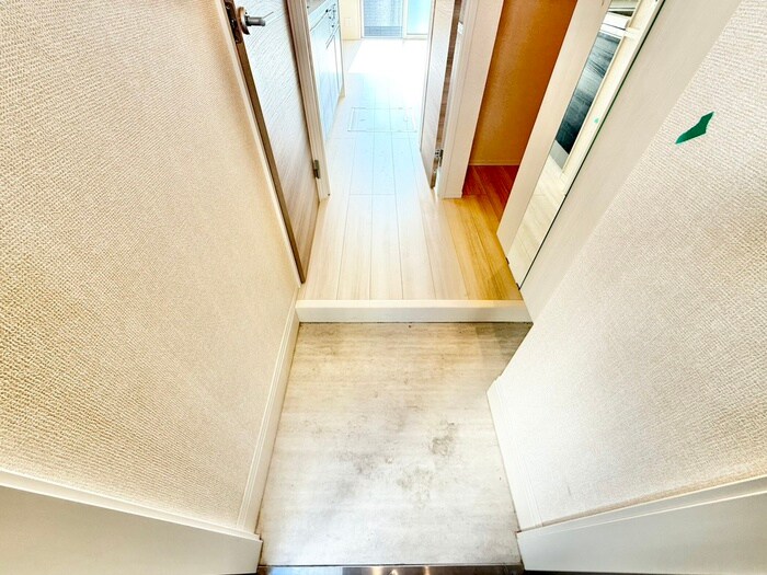 物件内観写真17　(玄関)