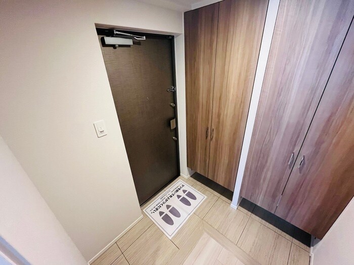 物件内観写真14　(玄関)