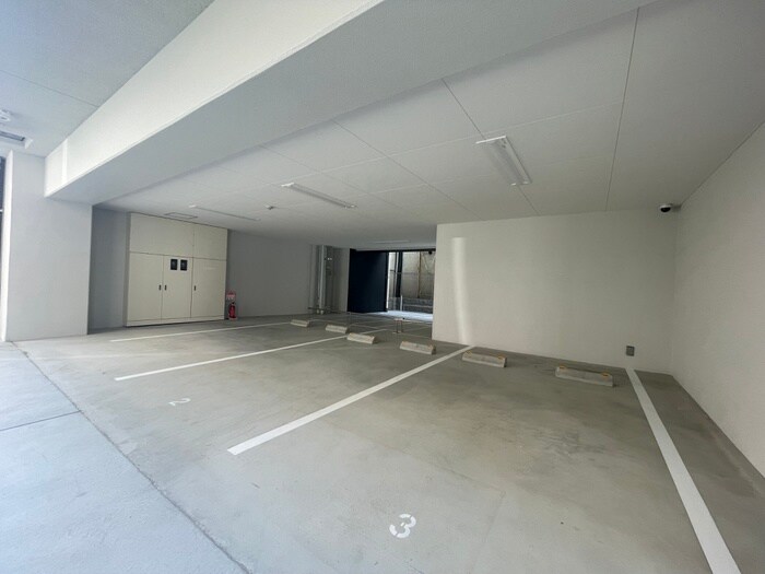 物件外観写真4　(駐車場)