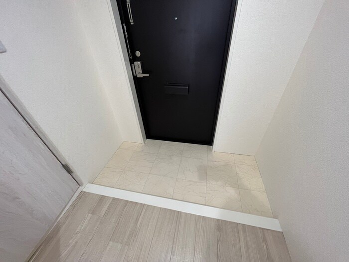 物件内観写真15　(玄関)