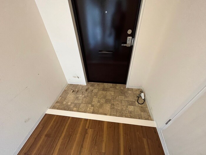 物件内観写真15　(玄関)