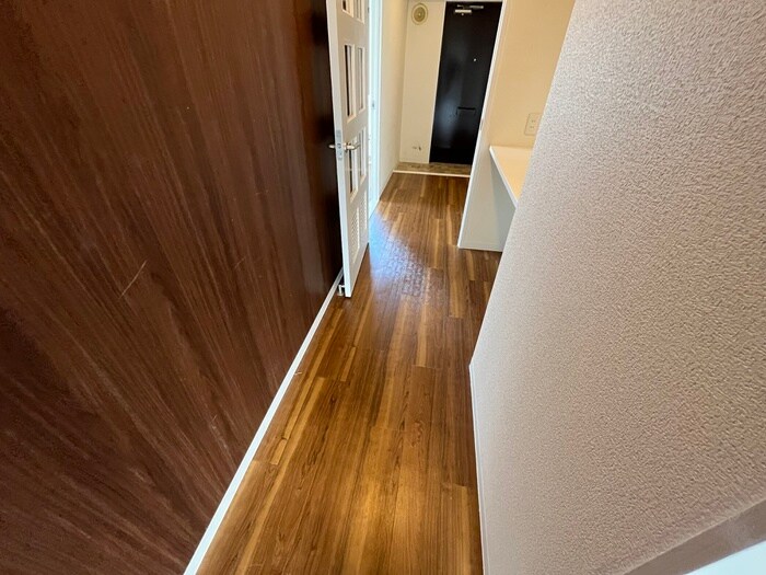 物件内観写真18　(廊下)