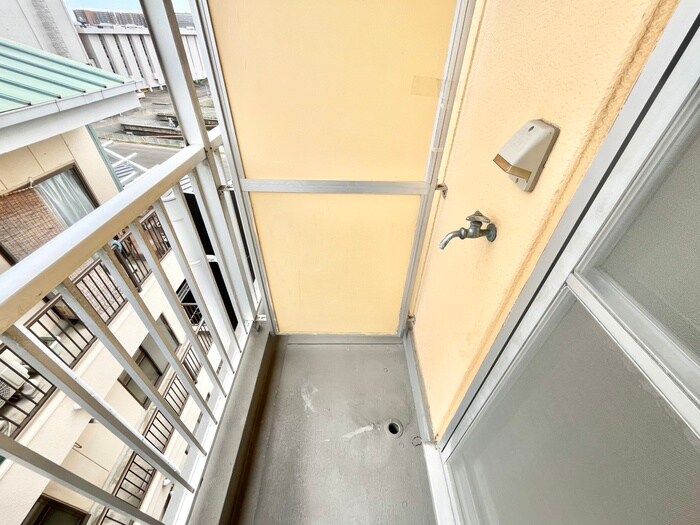 物件内観写真14　(洗濯機置場)