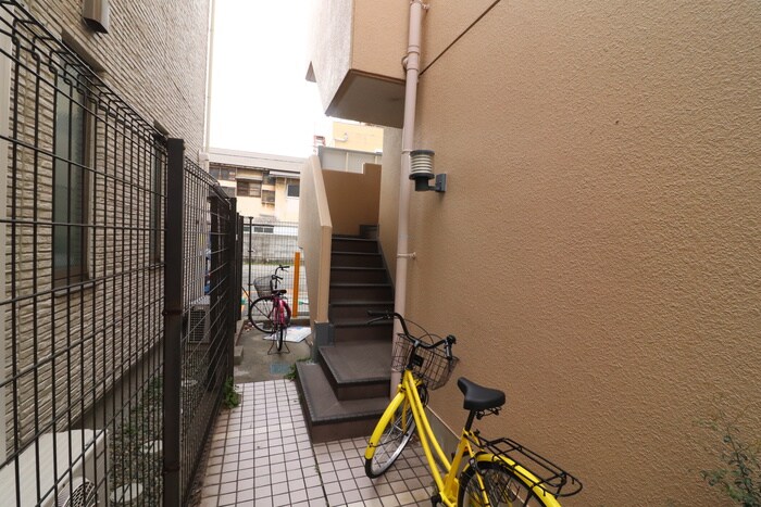 物件外観写真4　(駐輪場)