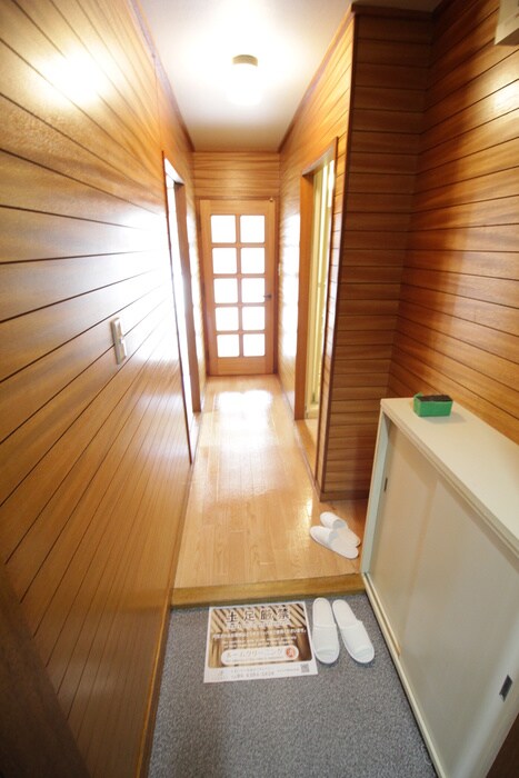 物件内観写真7　(玄関)