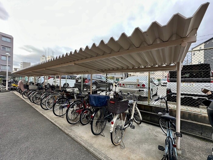 物件外観写真4　(駐輪場)