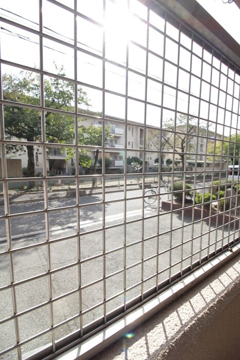 物件内観写真22　(室内からの展望)