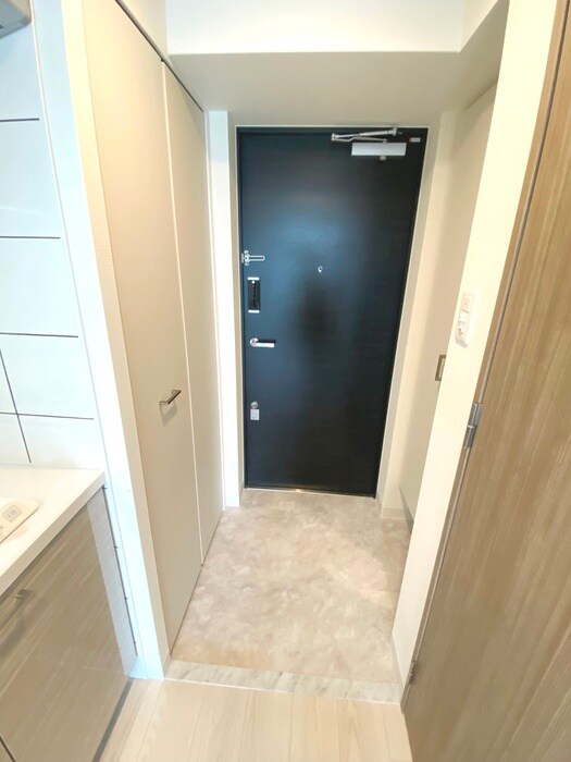 物件内観写真16　(玄関)