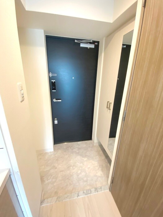 物件内観写真16　(玄関)