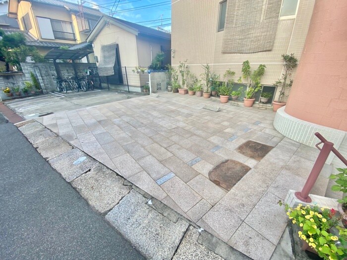 ＹＯレジデンスの駐車場