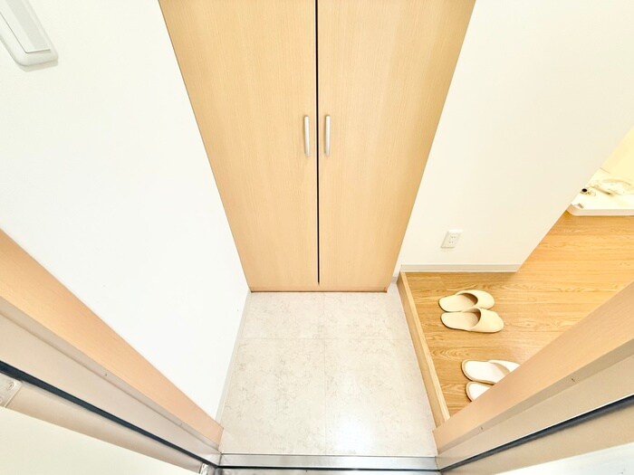 物件内観写真17　(玄関)