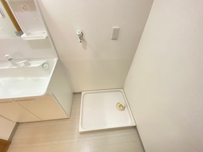 物件内観写真15　(洗濯機置場)