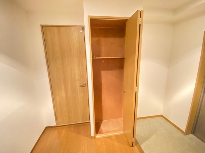 物件内観写真17　(収納)