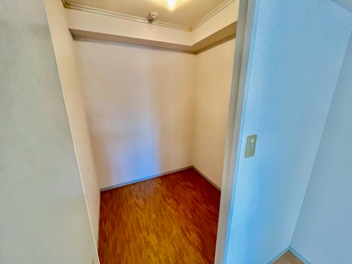 物件内観写真11　(収納)