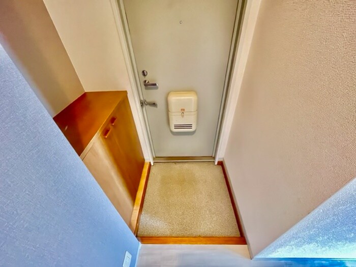 物件内観写真12　(玄関)
