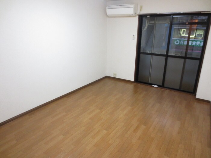 物件内観写真4　(居室)