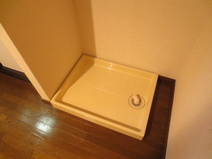 物件内観写真11　(洗濯機置場)