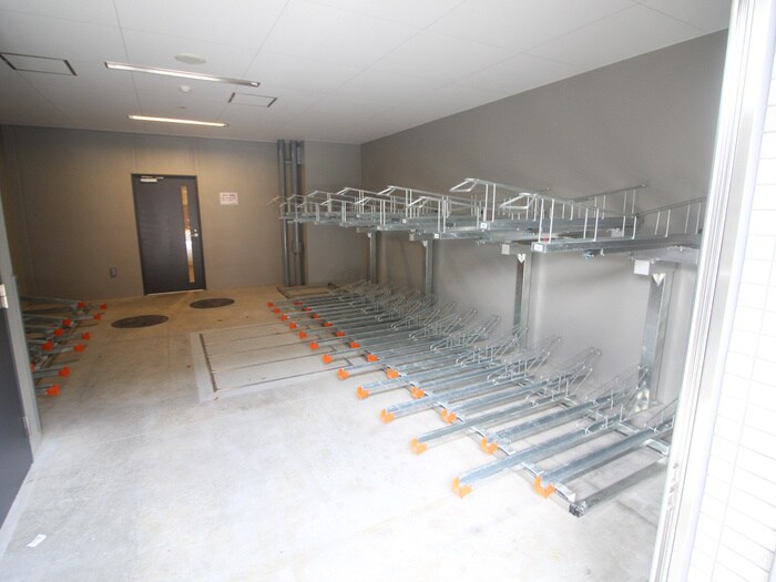 物件外観写真4　(駐輪場)