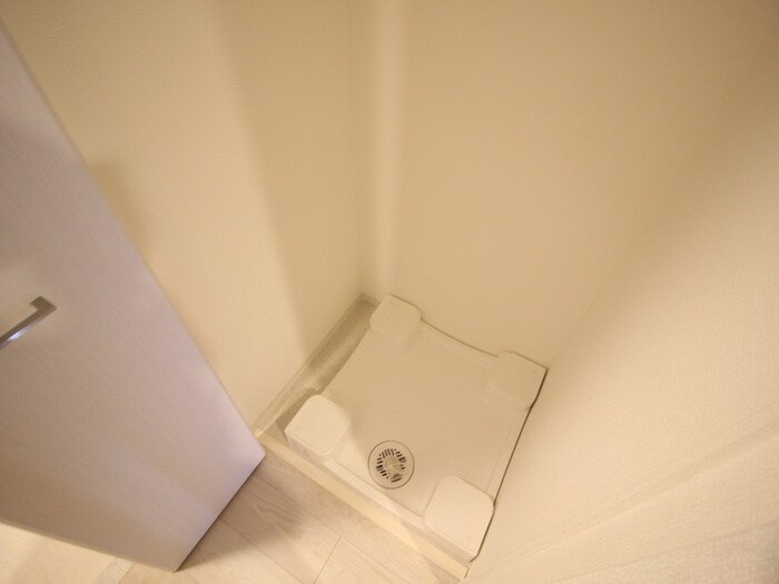 物件内観写真11　(洗濯機置場)