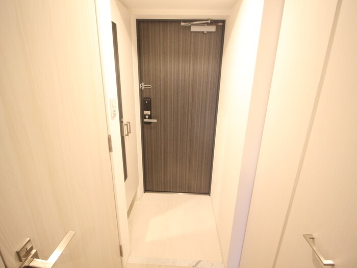 物件内観写真16　(玄関)