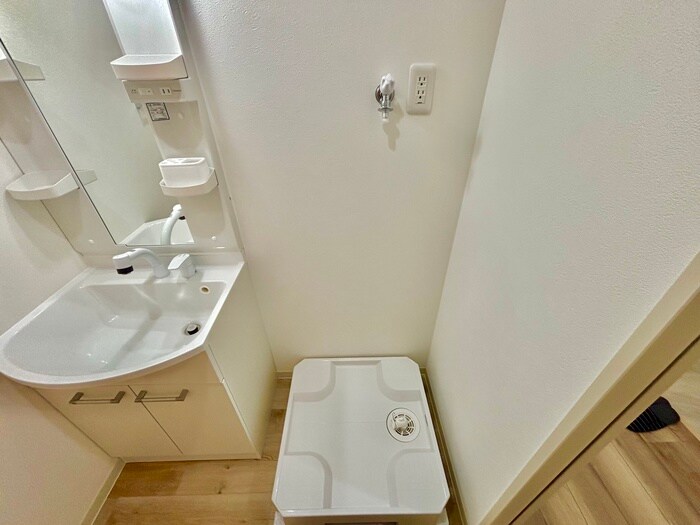 物件内観写真12　(洗濯機置場)