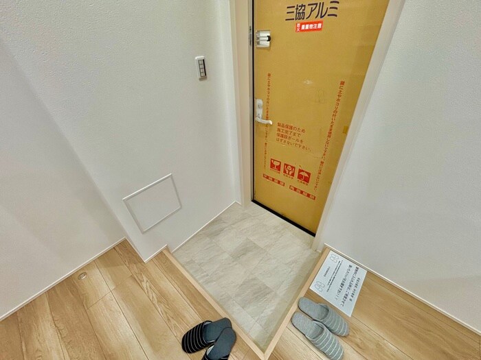 物件内観写真14　(玄関)