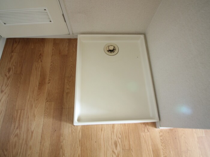 物件内観写真9　(洗濯機置場)