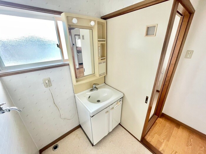 物件内観写真11　(洗面)