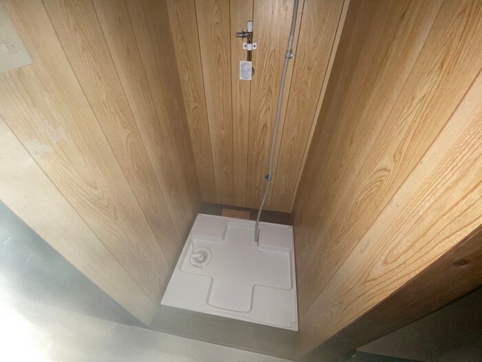 物件内観写真14　(洗濯機置場)